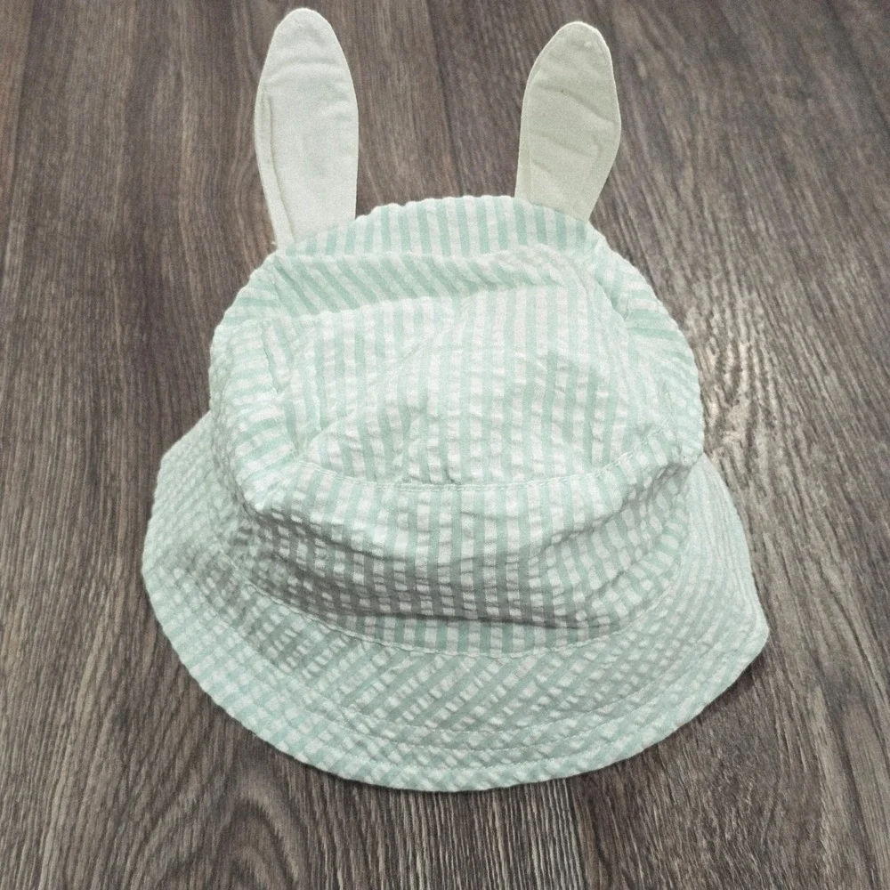 Tommy Bahama Baby Boy 12M‎ Seersucker Shorts Suspenders Hat Bunny Shirt Set 3pc